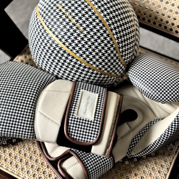 Elite Houndstooth Leather Boxing Gloves (Strap Up) - Cream - Image 4